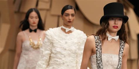 Vestiti Chanel look Primavera Estate 2023 